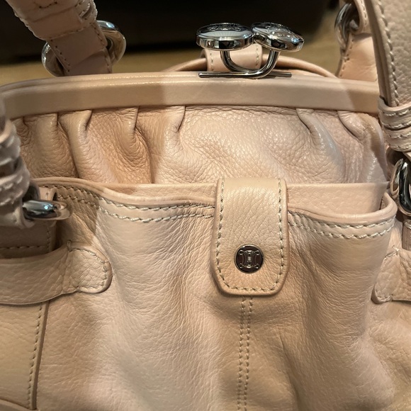 Rare Celine leather handbag with kiss-lock. Hard to find .with a COA & dustbag - Picture 13 of 13